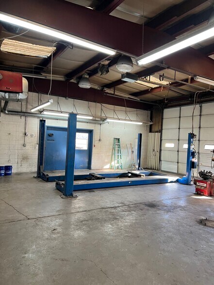More Photos Of 294 Front Royal Rd, Strasburg Auto Repair For Lease