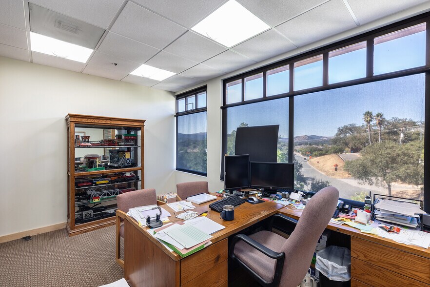 More Photos Of 690 De Long Ave, Novato Office For Sale