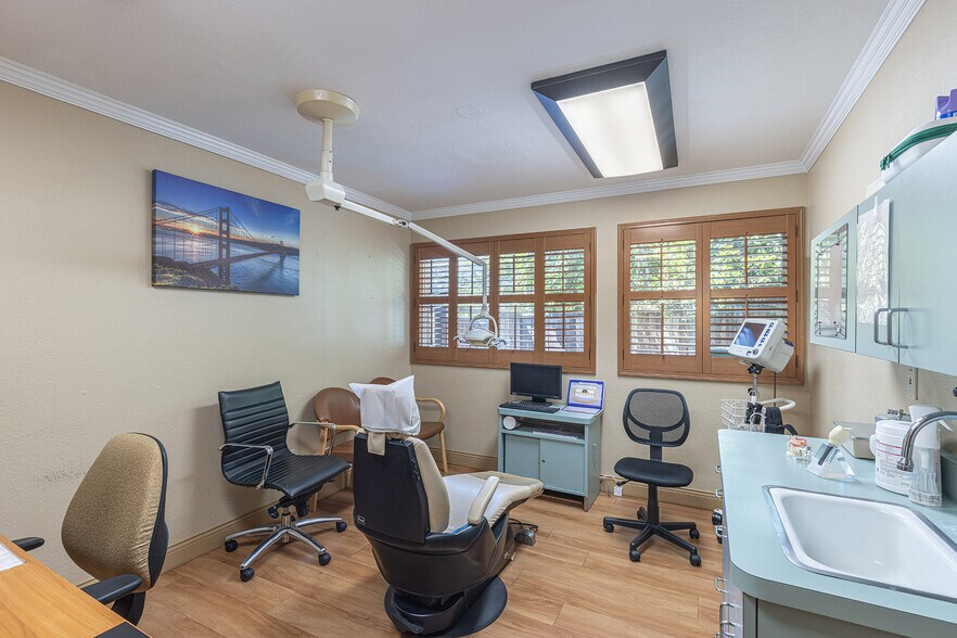 More Photos Of 2211 4th St, Santa Rosa Medical For Sale