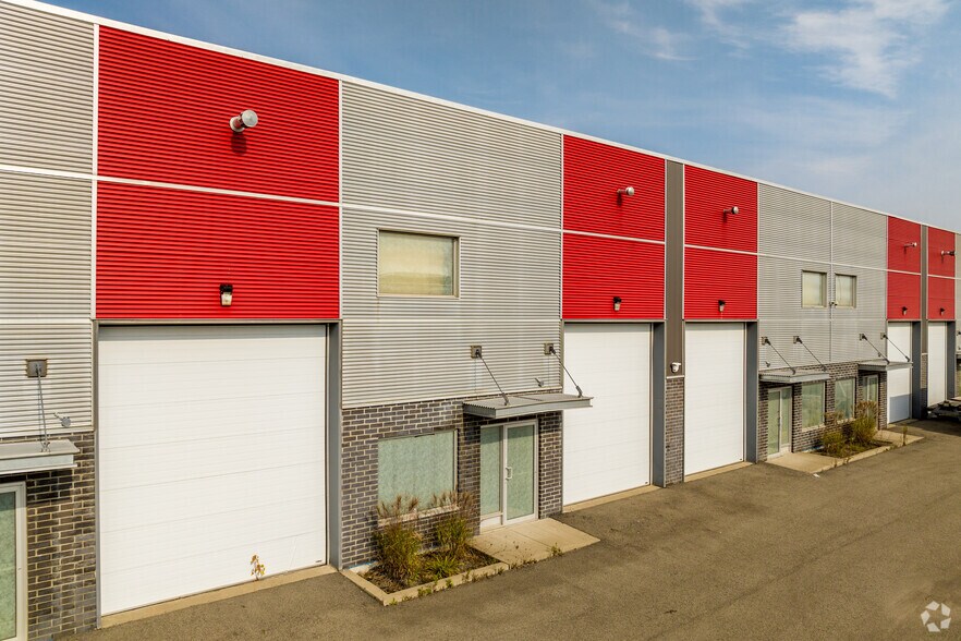 More Photos Of 14410 Rue Rolland-Desjardins, Mirabel Warehouse For Sale