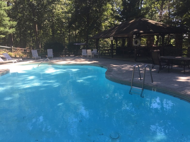 More Photos Of 1700 Mountainview Rd, Harrisburg Apartments For Sale