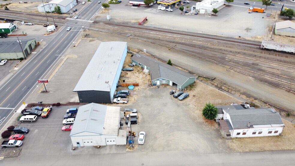 More Photos Of 1624 Ferry St SW, Albany Office For Sale