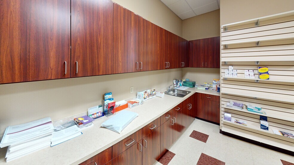 More Photos Of 5105 Camino Al Norte Rd, North Las Vegas Office For Lease