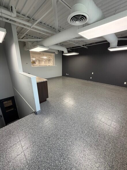 More Photos Of 2080 Fasan Dr, Tecumseh Service For Lease