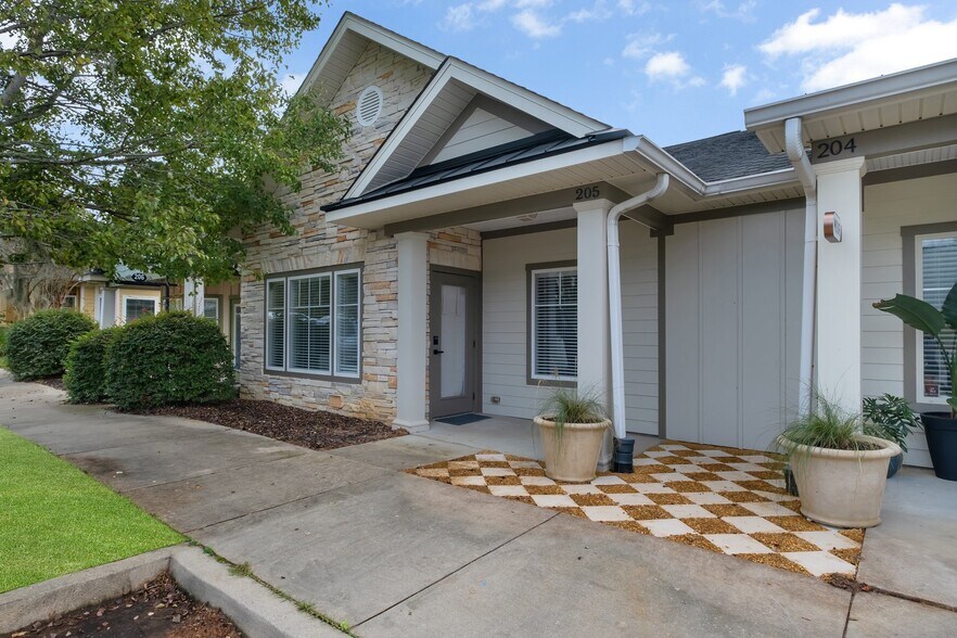 More Photos Of 1725 Capital Cir NE, Tallahassee Medical For Sale