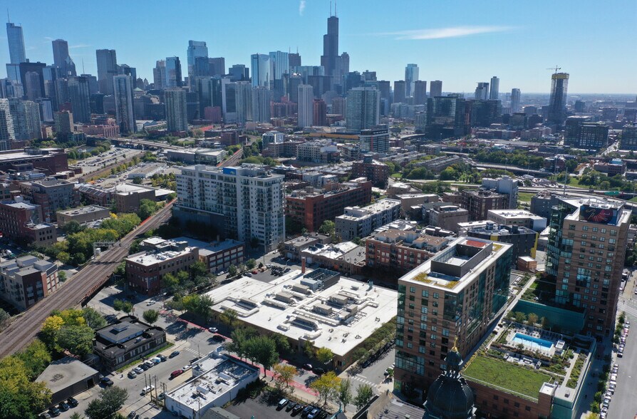 More Photos Of 965 W Chicago Ave, Chicago Flex For Sale