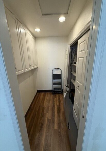 More Photos Of 4350-4356 Commercial St SE, Salem Office For Lease