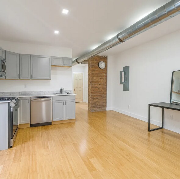 More Photos Of 33 Pine St, Binghamton Storefront Retail Residential For Sale