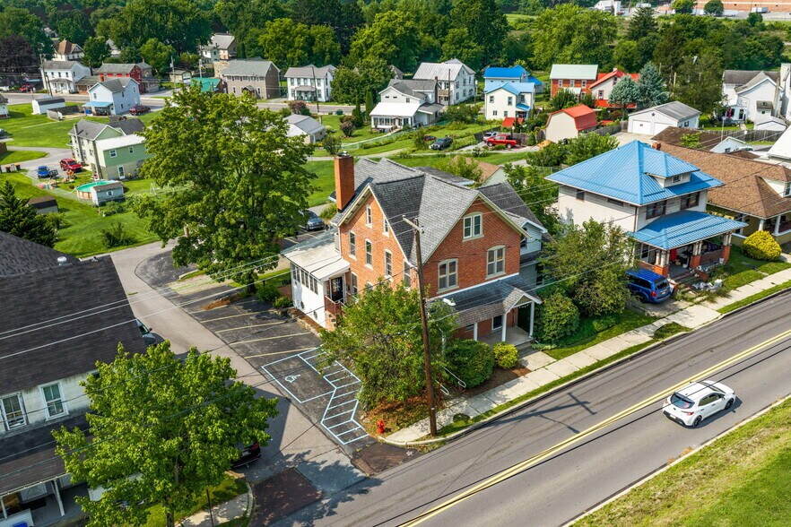 More Photos Of 330 Mahoning St, Milton Office For Sale