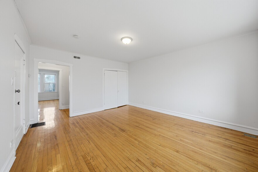More Photos Of 2119 S 51st Ave, Cicero Apartments For Sale