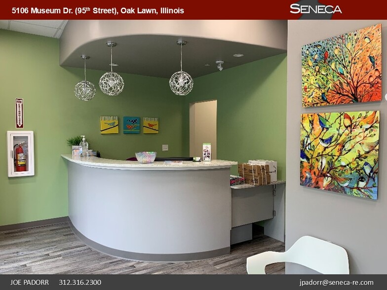 More Photos Of 5100-5116 Museum Dr, Oak Lawn General Retail For Lease