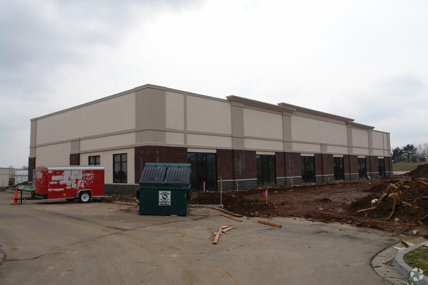More Photos Of 23730-23750 W 83rd Ter, Shawnee Warehouse For Lease