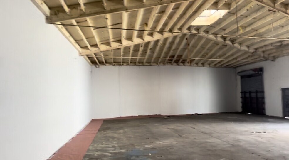 More Photos Of 1401 Wilson St, Los Angeles Warehouse For Sale