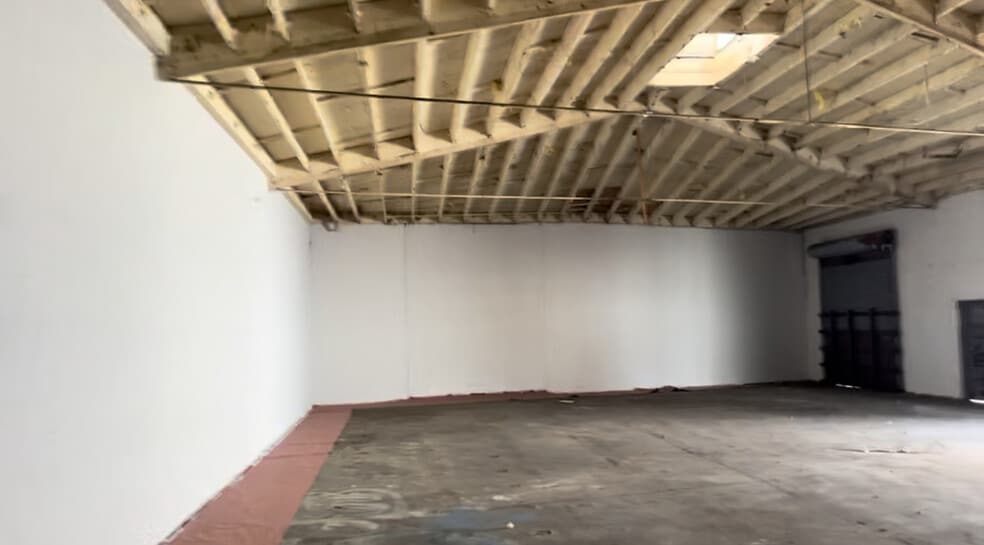 More Photos Of 1401 Wilson St, Los Angeles Warehouse For Lease