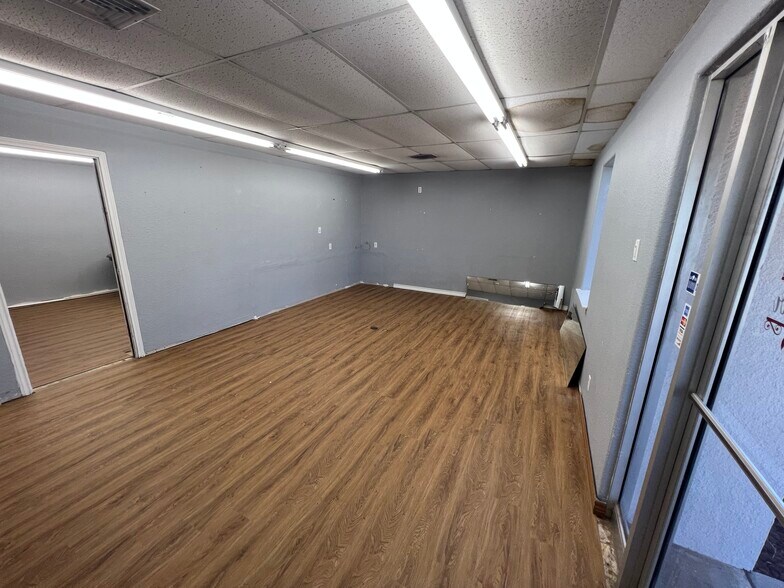More Photos Of 810 E Main Ave, Robstown Office For Lease