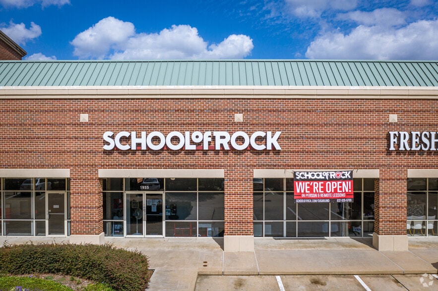 More Photos Of 16312-16322 Southwest Fwy, Sugar Land Unknown For Lease