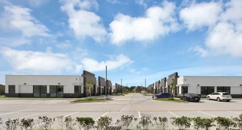 More Photos Of 12280 Broadway St, Pearland Medical For Lease