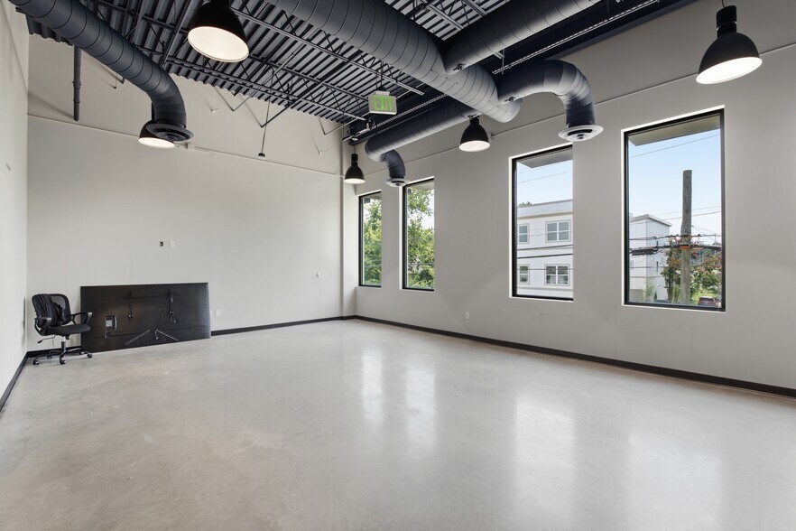 More Photos Of 6100 Robertson Ave, Nashville Storefront For Lease