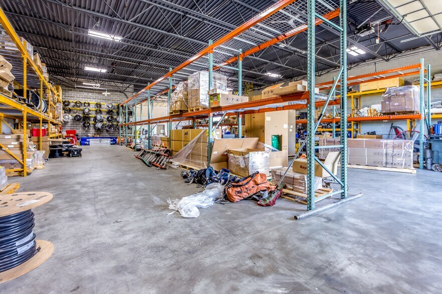 More Photos Of 109 Diversified Dr, Villa Ridge Service For Lease