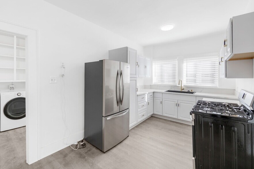 More Photos Of 548 N Kenmore Ave, Los Angeles Multifamily For Sale