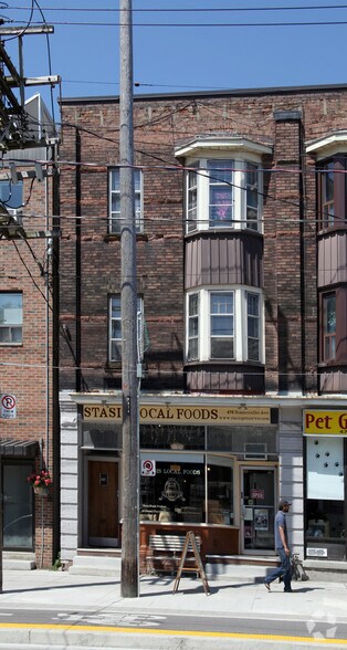 More Photos Of 476 Roncesvalles Ave, Toronto Storefront Retail Residential For Lease