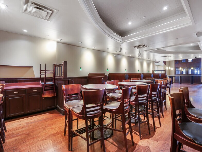 More Photos Of 1100 S Flower St, Los Angeles Office For Lease