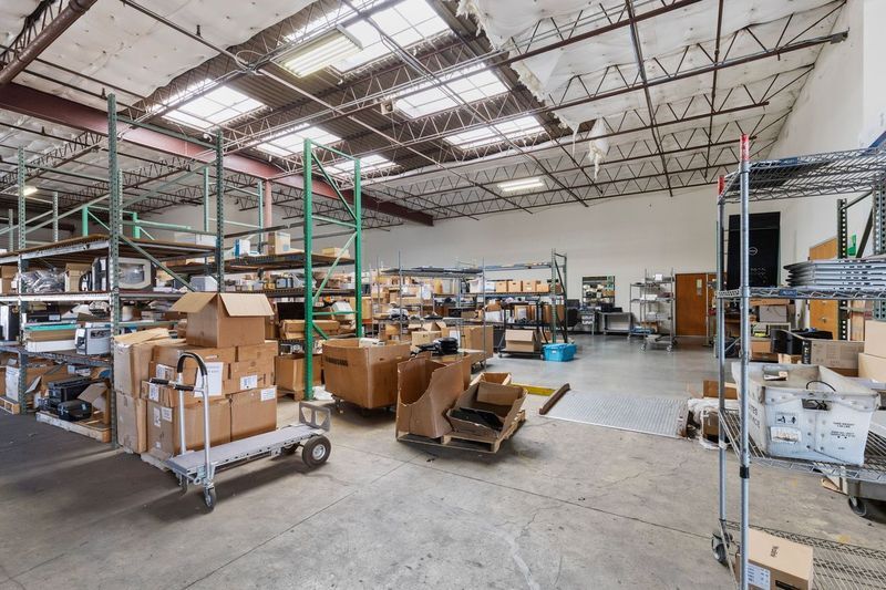 More Photos Of 2747 Oakland Ave, Garland Warehouse For Sale