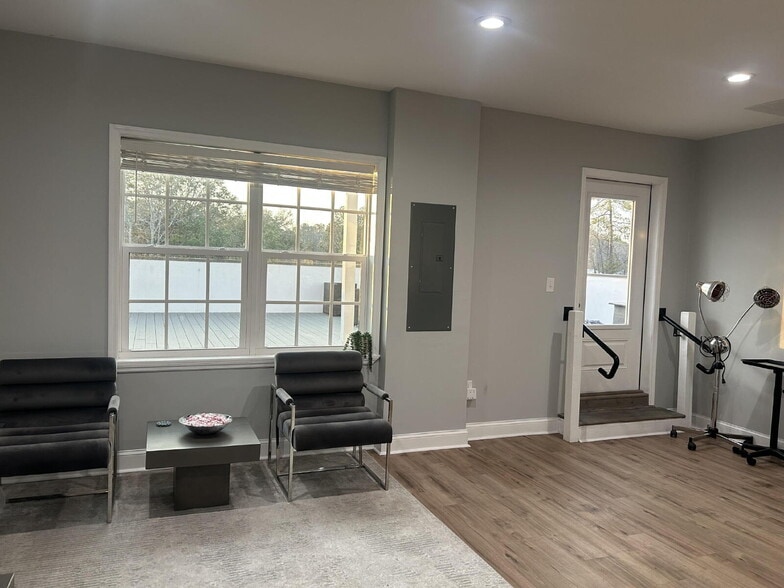 More Photos Of 150 State St, Bluffton Flex For Lease