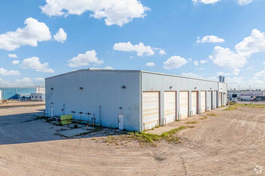 More Photos Of 1550 Laredo Dr, Odessa Warehouse For Sale