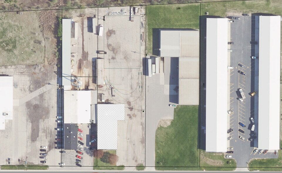 More Photos Of 640 Moasis Dr, Little Chute Warehouse For Lease
