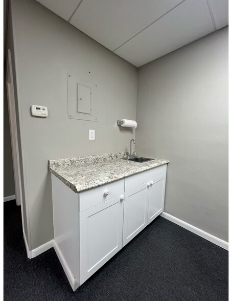 More Photos Of 30330 Overseas Hwy, Big Pine Key General Retail For Lease