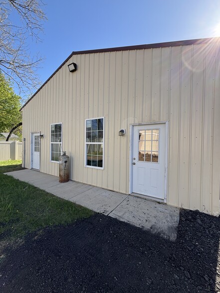 More Photos Of 28795 Three Notch Rd, Mechanicsville Flex For Lease