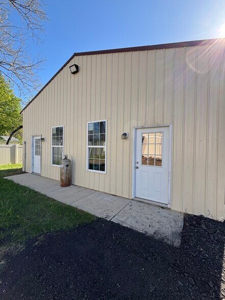 More Photos Of 28795 Three Notch Rd, Mechanicsville Flex For Lease