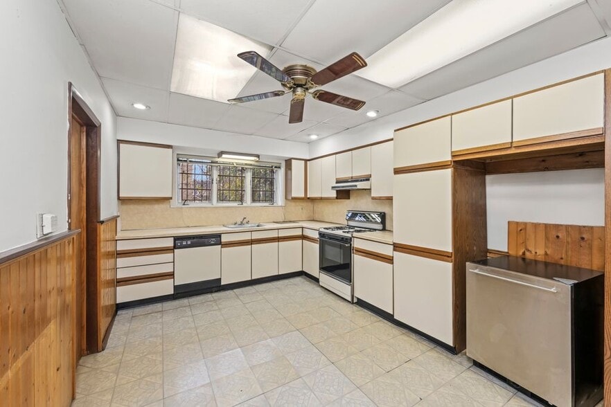 More Photos Of , Staten Island Specialty For Sale