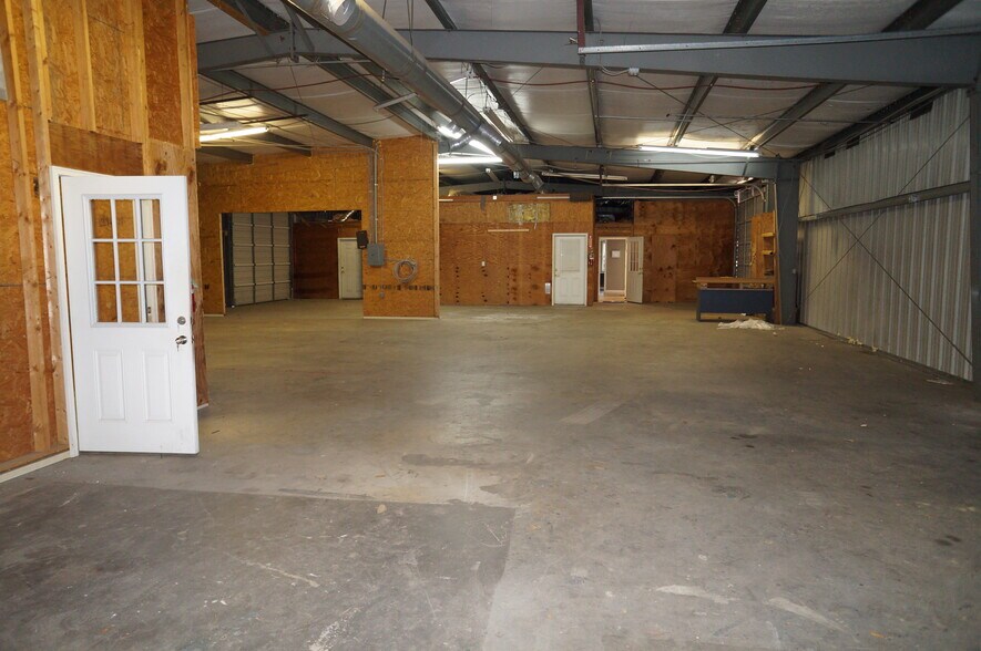 More Photos Of 5851 Lowcountry Dr, Ridgeland Warehouse For Lease