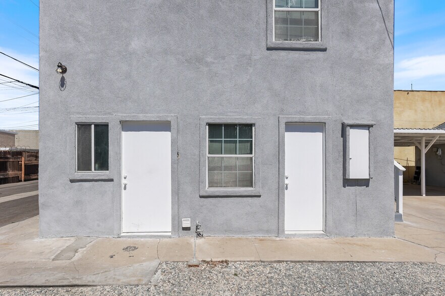 More Photos Of 15323 Paramount Blvd, Paramount General Retail For Sale