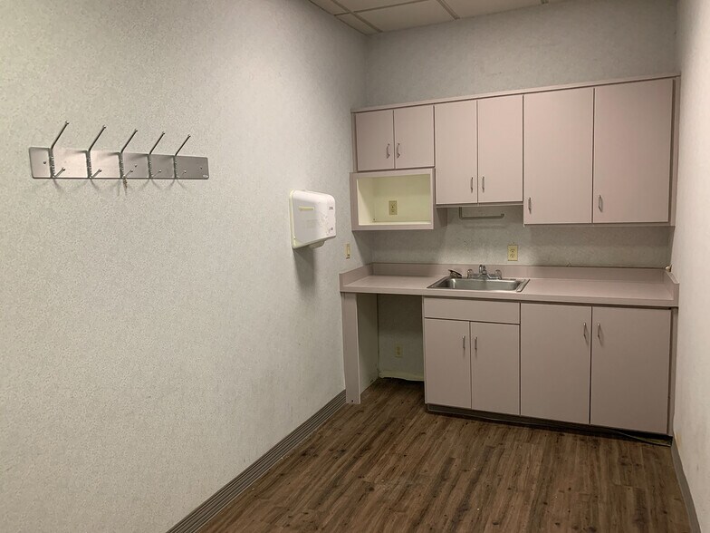 More Photos Of 6000 Fairway Dr, Rocklin Medical For Sale