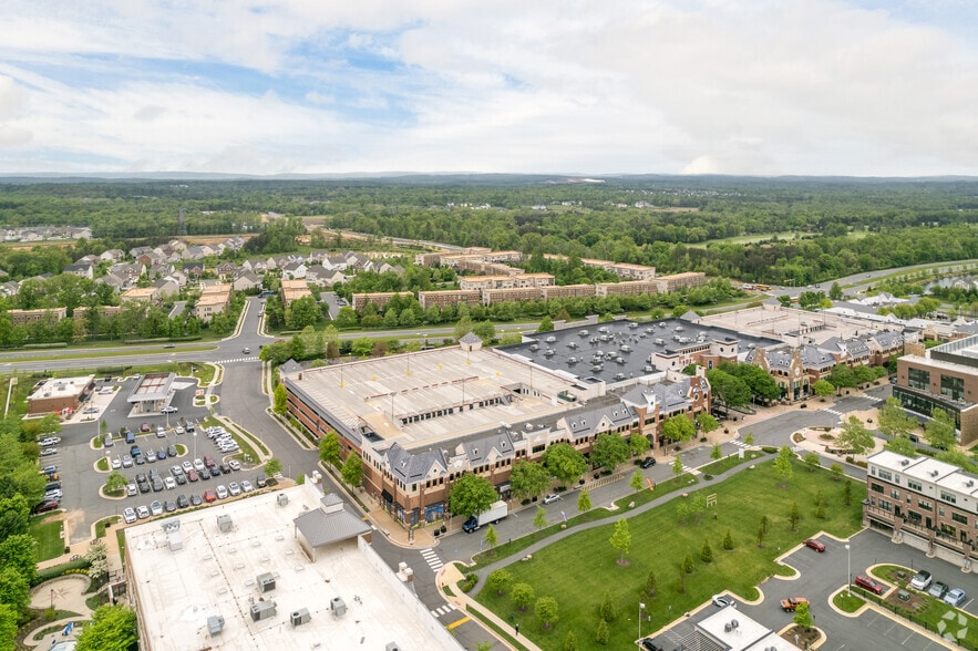 More Photos Of 42385-42395 Ryan Rd, Brambleton Unknown For Lease