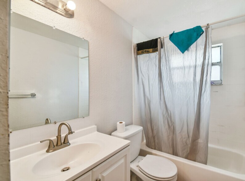 More Photos Of 4507-4517 E Giddens Ave, Tampa Multifamily For Sale