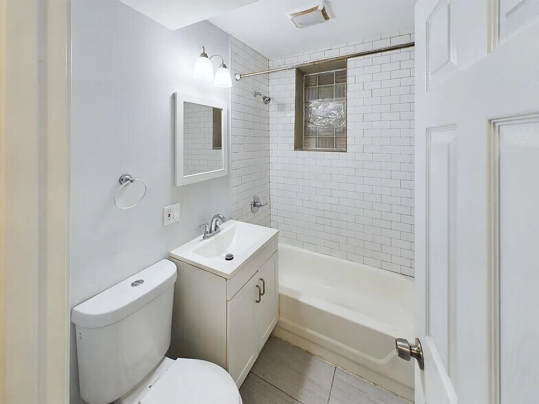 More Photos Of 619 E Groveland Park, Chicago Apartments For Sale