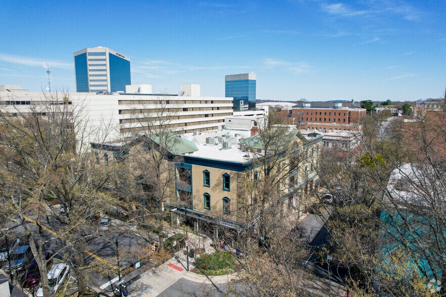 More Photos Of 200 N Main St, Greenville Office Residential For Lease