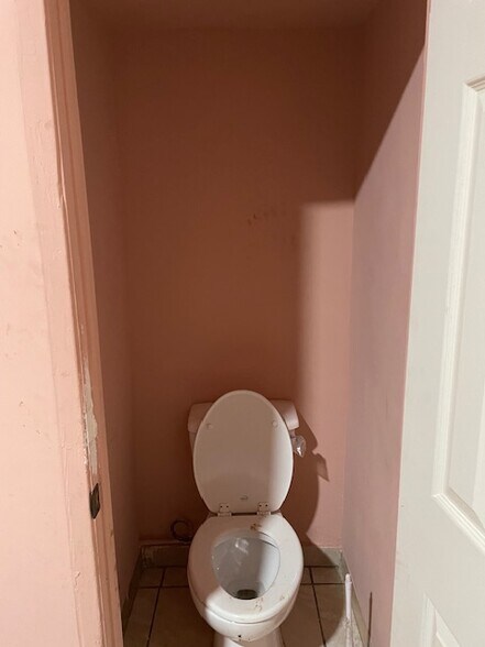 More Photos Of 543 Broad Ave, Wilmington Apartments For Sale