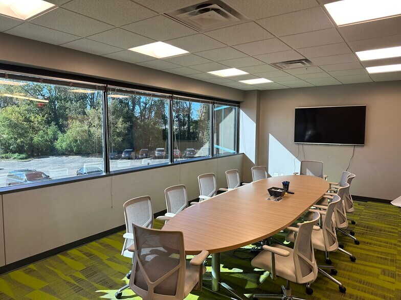 More Photos Of 10405 6th Ave N, Plymouth Office For Sale