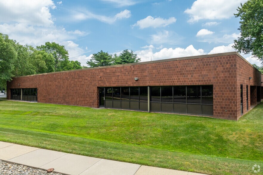 More Photos Of 307 College Rd E, Princeton Research And Development For Lease