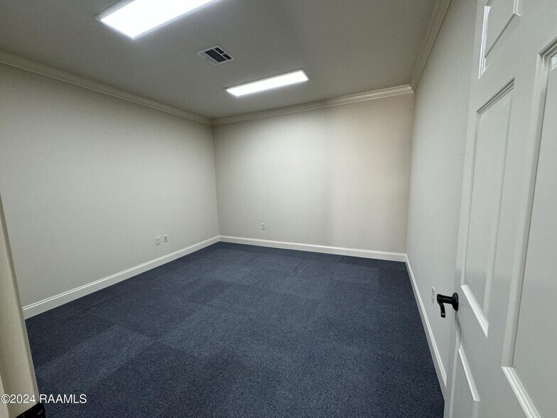 More Photos Of 103 Tas St, Scott Flex For Lease