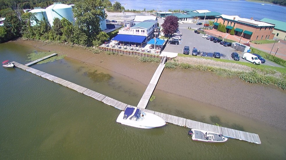 More Photos Of 7 Main St, Catskill Restaurant For Lease