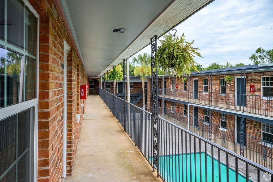 More Photos Of 1910 Southern Ave, Biloxi Apartments For Sale