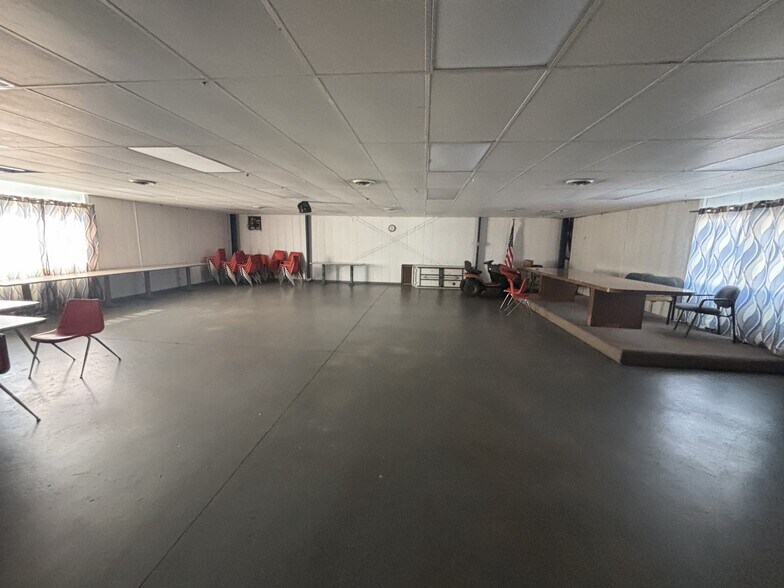 More Photos Of 60 Commerce Park Dr, Dayton Flex For Sale