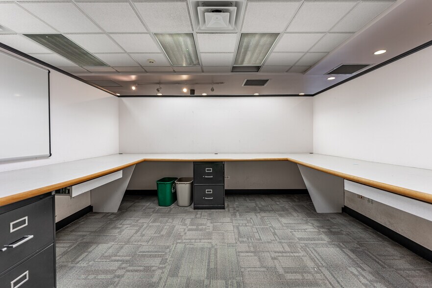 More Photos Of 5430 Saint Charles Rd, Berkeley Office For Sale