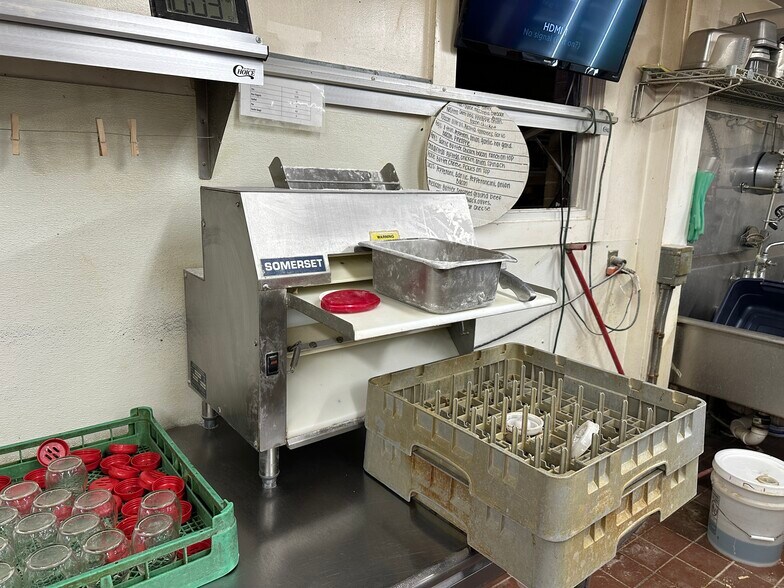 More Photos Of 7613 Howe Rd, Wonder Lake Restaurant For Sale